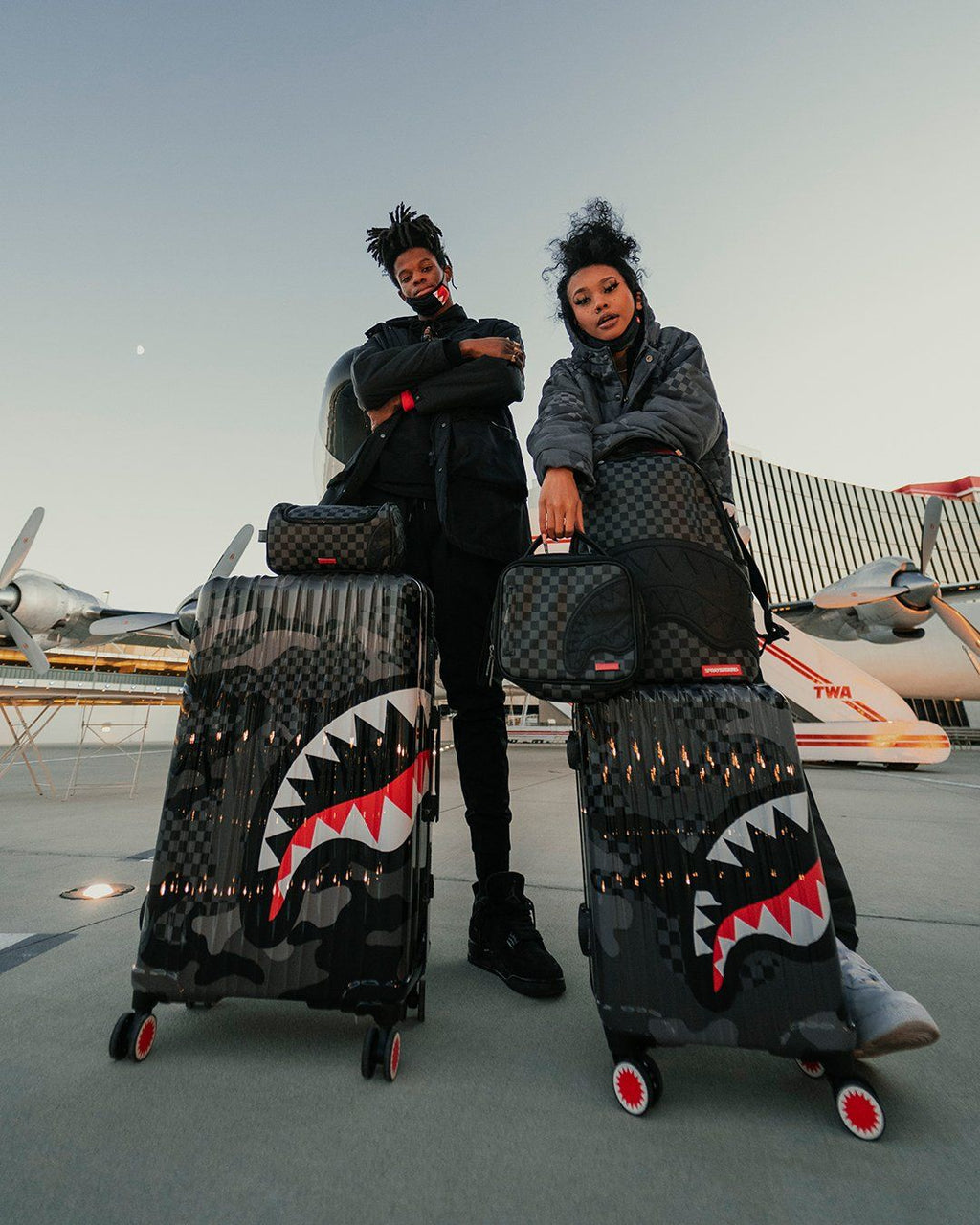 3AM SHARKNAUTICS 29.5? FULL-SIZE LUGGAGE