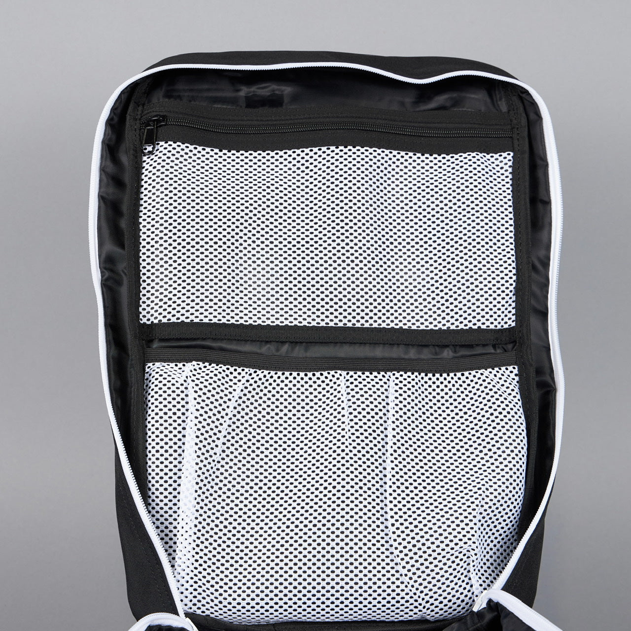 35L Backpack Power Slap Black