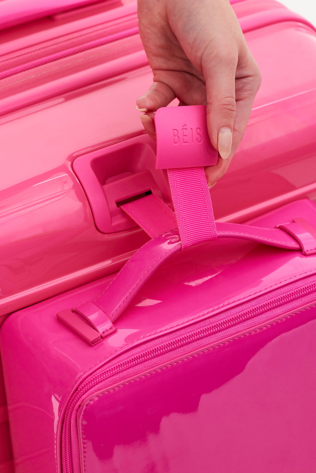 The Medium Check-In Roller in Barbieª Pink