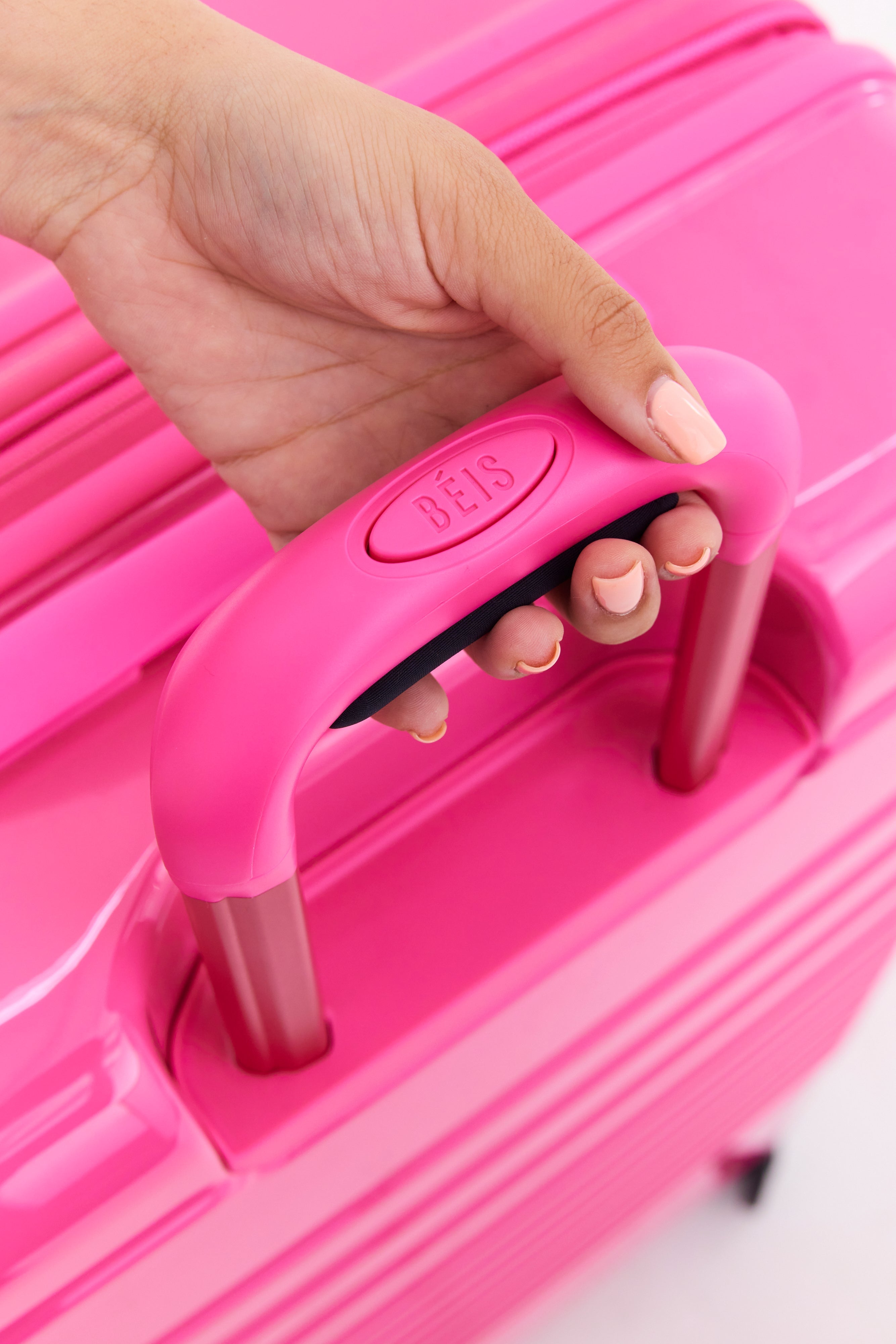 The Large Check-In Roller in Barbieª Pink