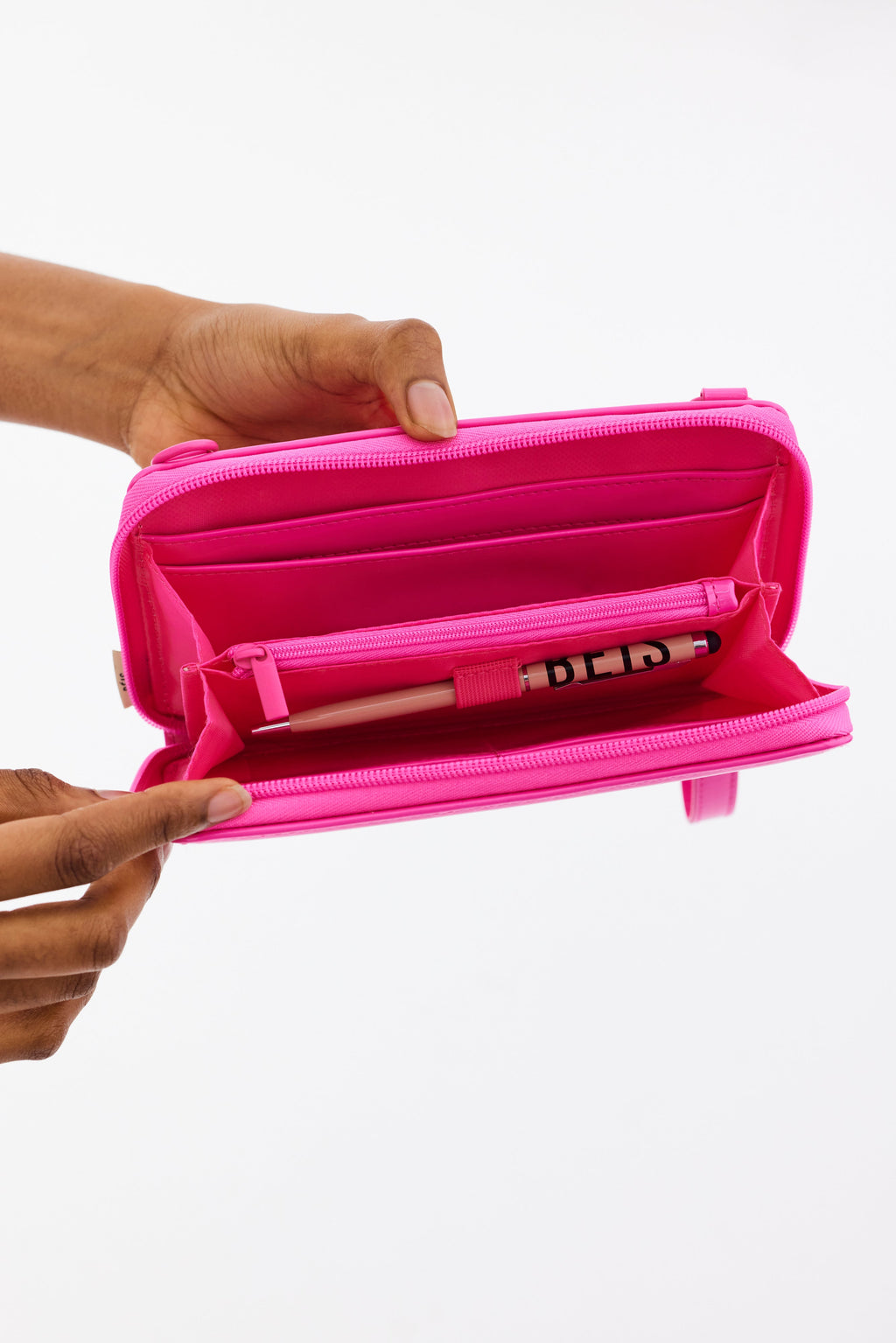 The Travel Wallet in Barbieª Pink
