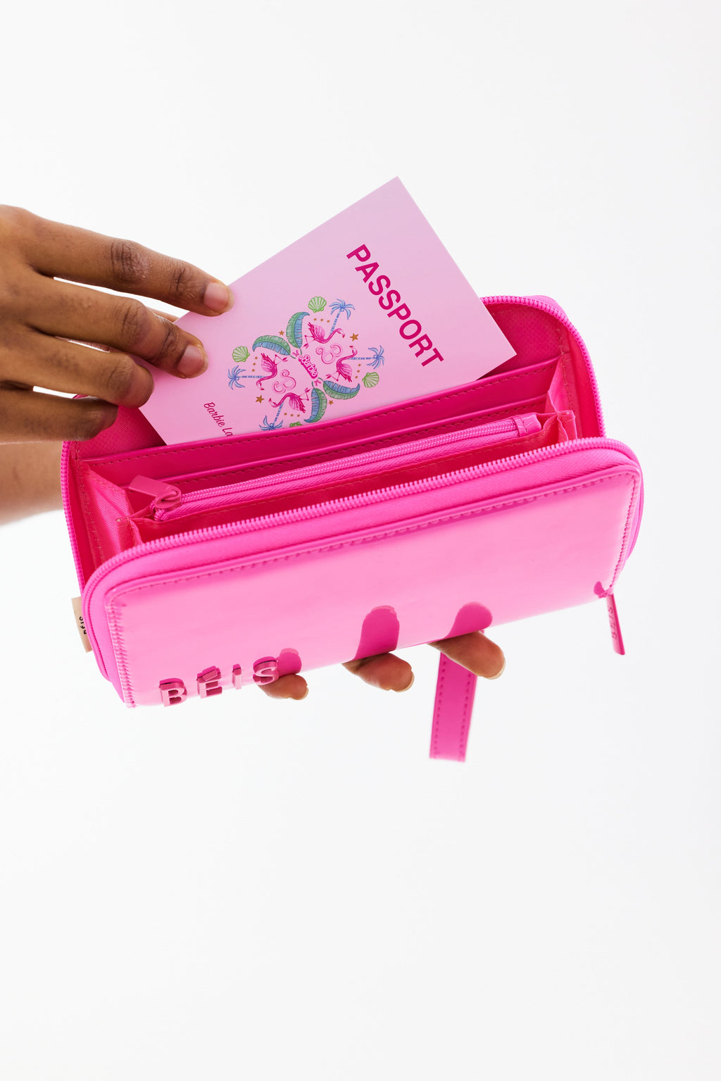 The Travel Wallet in Barbieª Pink