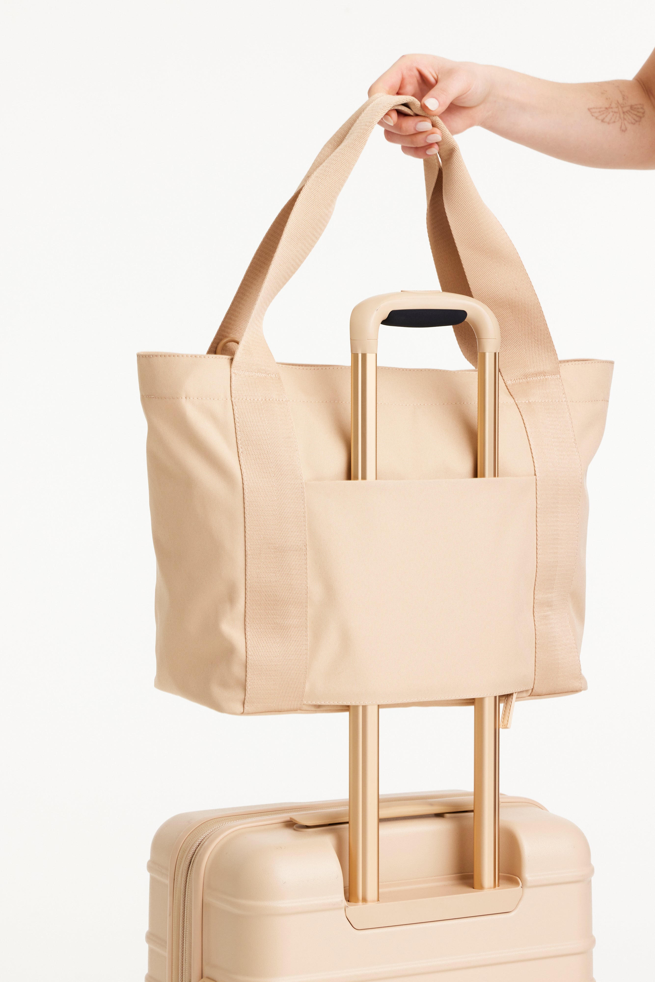 Resale The BƒISics Tote in Beige