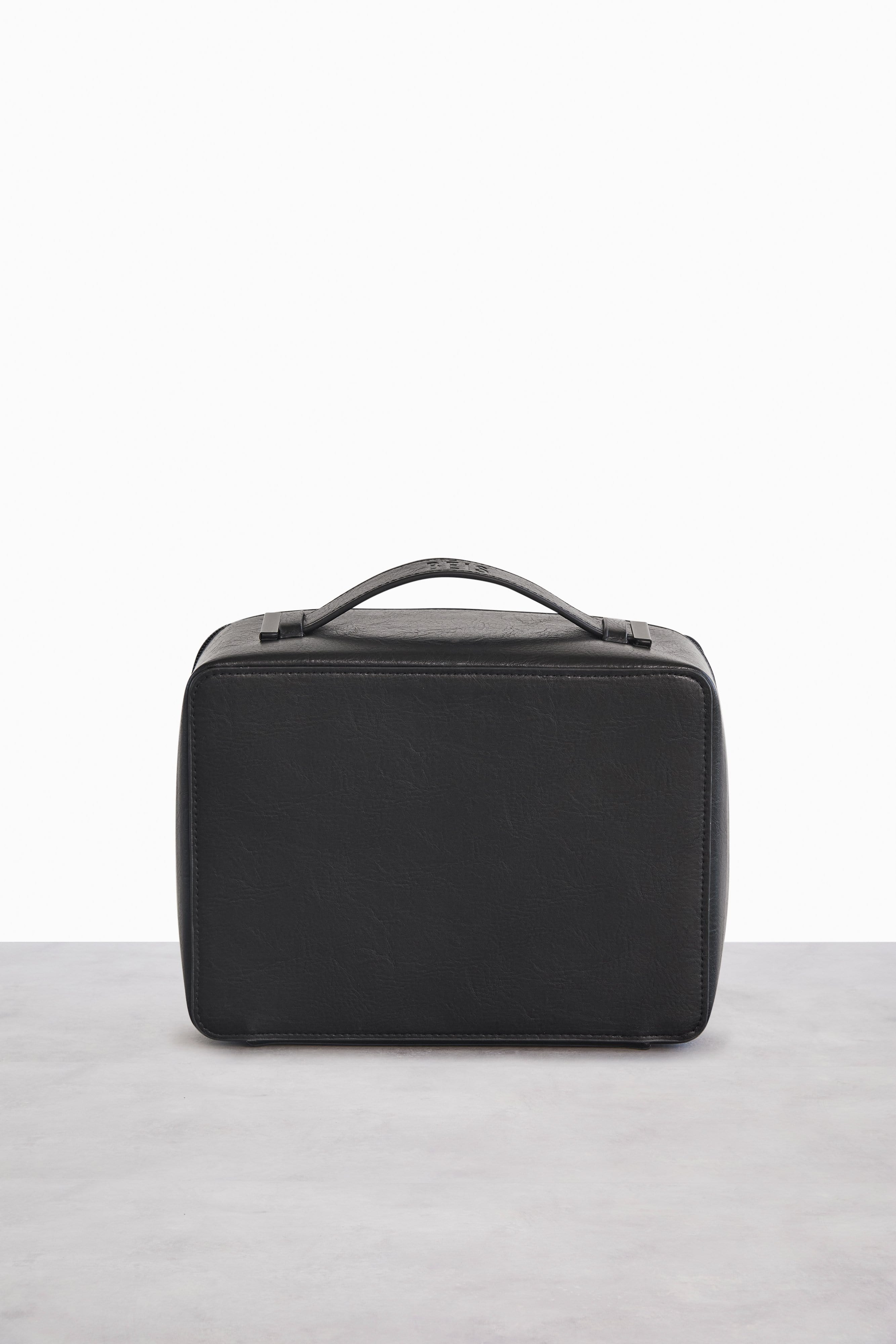 Resale The Cosmetic Case in Black