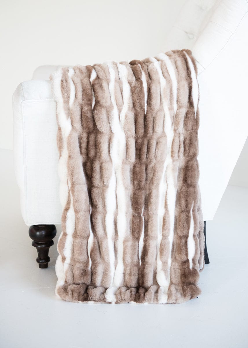 White Glove Hugs Swirl Hot Chocolate