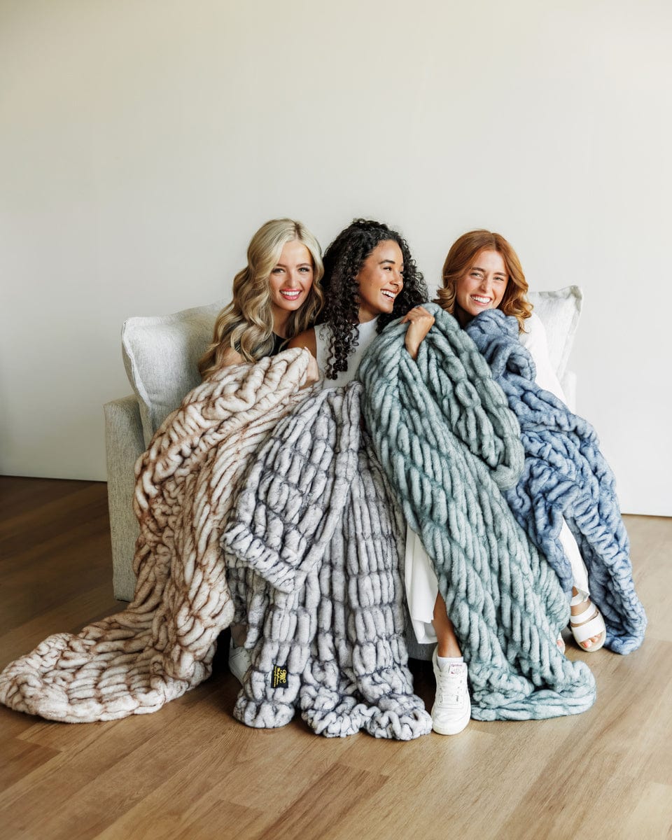 Hugs Sapphire Blanket