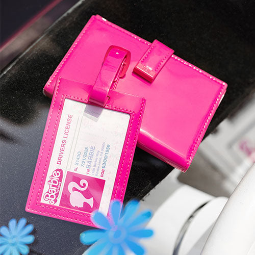 The Passport & Luggage Tag Set in Barbieª Pink
